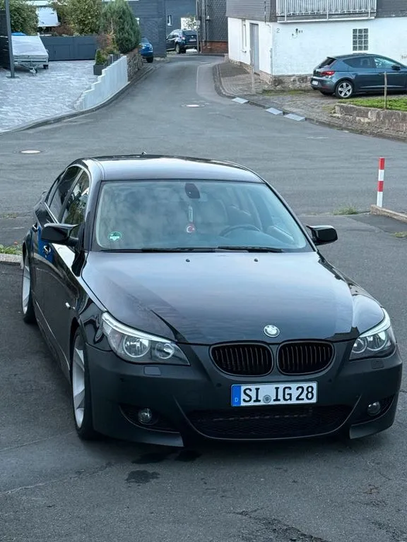 BMW 523