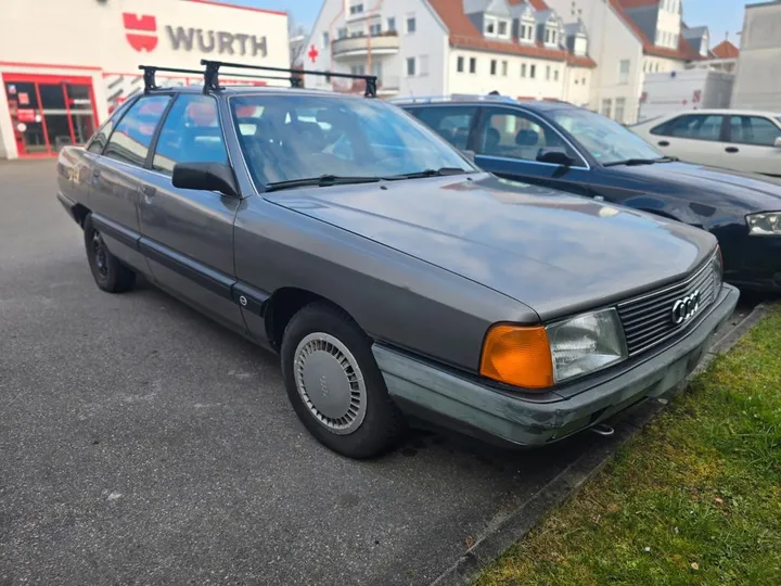 Audi 100