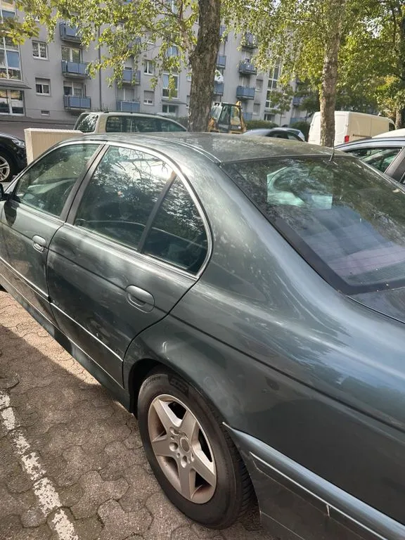 BMW 525