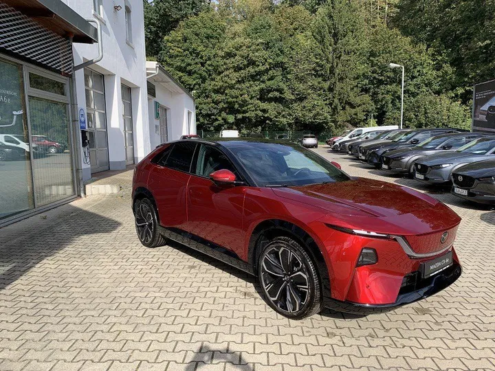 Mazda CX-6e