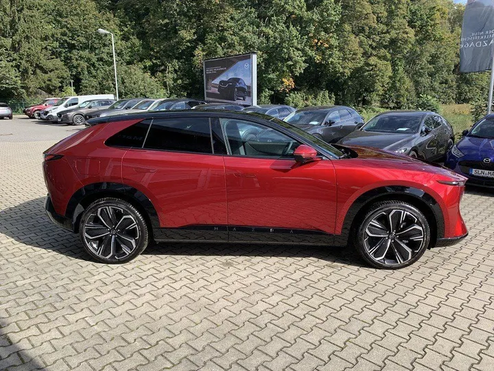 Mazda CX-6e