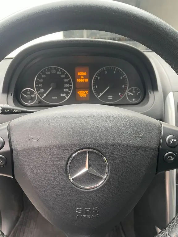 Mercedes-Benz A 180