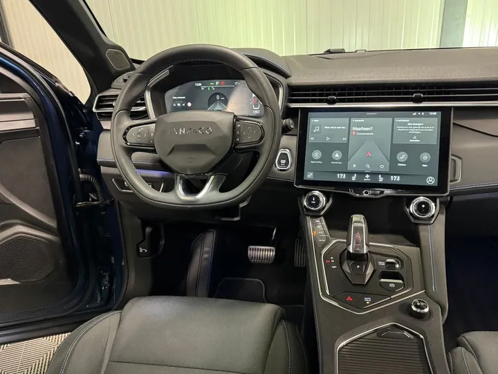 Lynk&Co 01