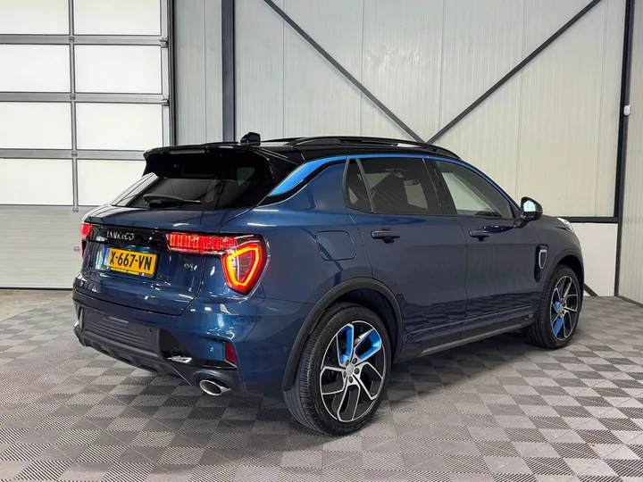 Lynk&Co 01