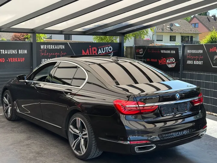 BMW 740