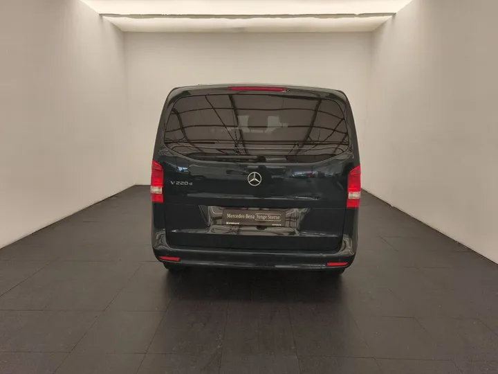Mercedes-Benz V 220