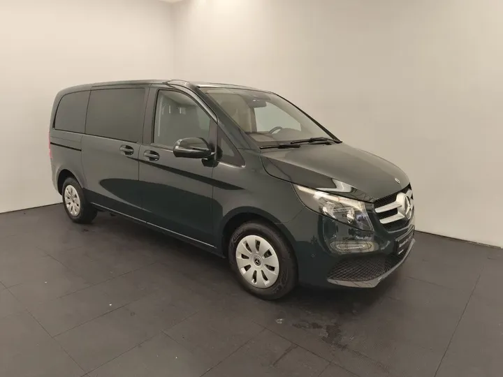 Mercedes-Benz V 220