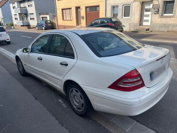 Mercedes-Benz C 180