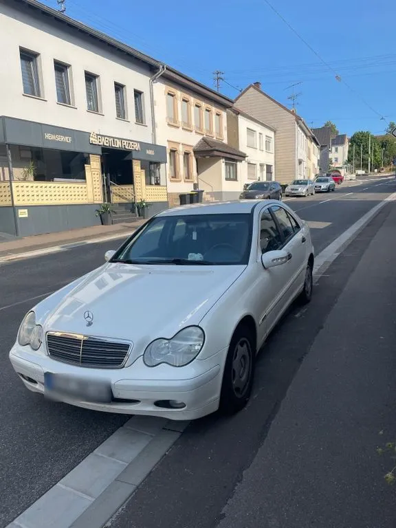Mercedes-Benz C 180