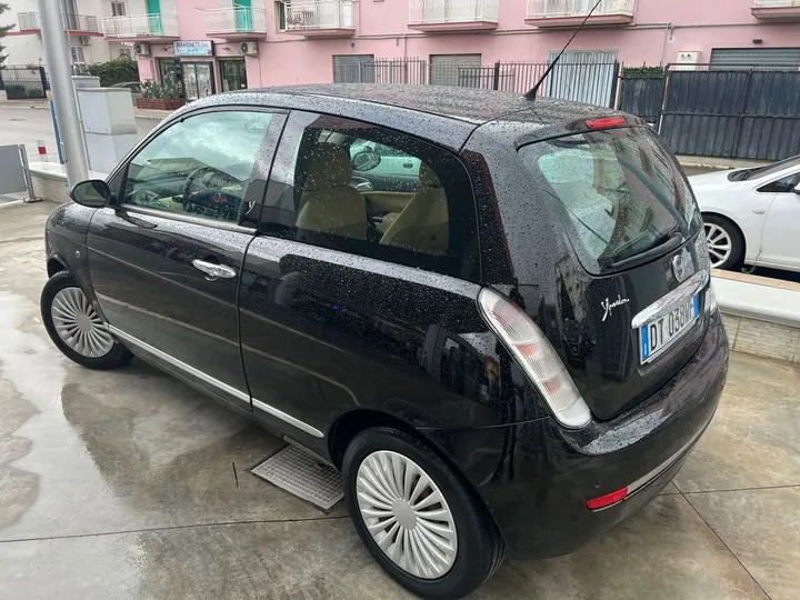 Lancia Ypsilon