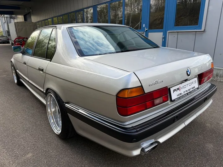 BMW 740