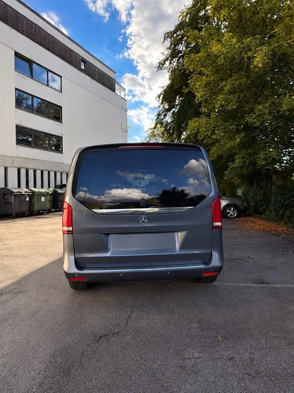 Mercedes-Benz V 250