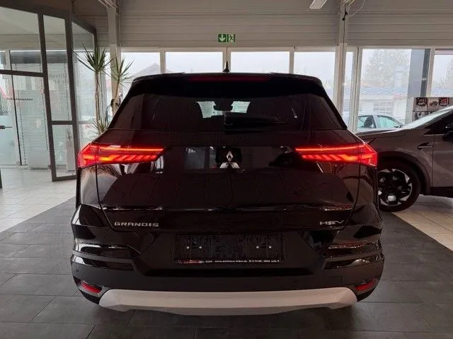 Mitsubishi Grandis