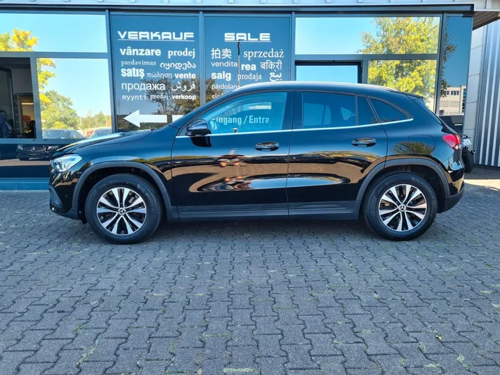 Mercedes-Benz GLA 200