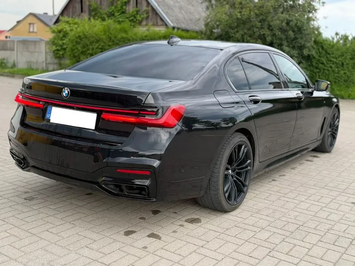 BMW 740