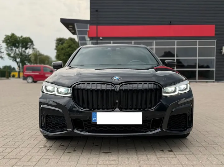 BMW 740