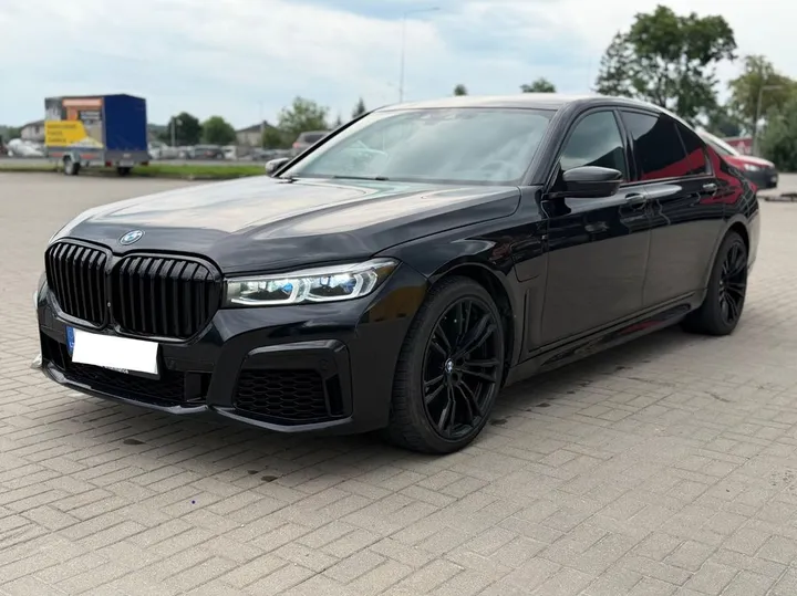 BMW 740