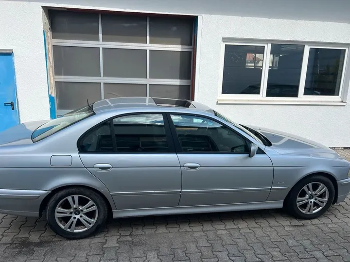 BMW 525