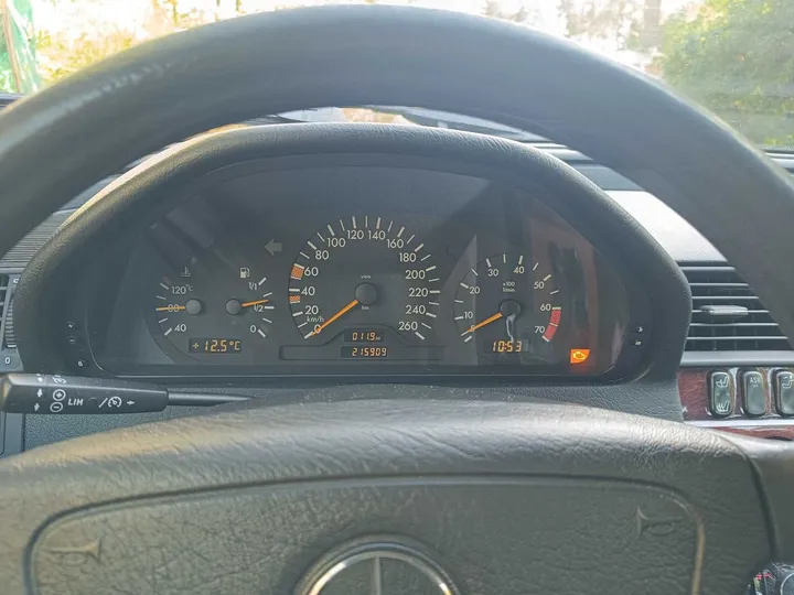 Mercedes-Benz C 240