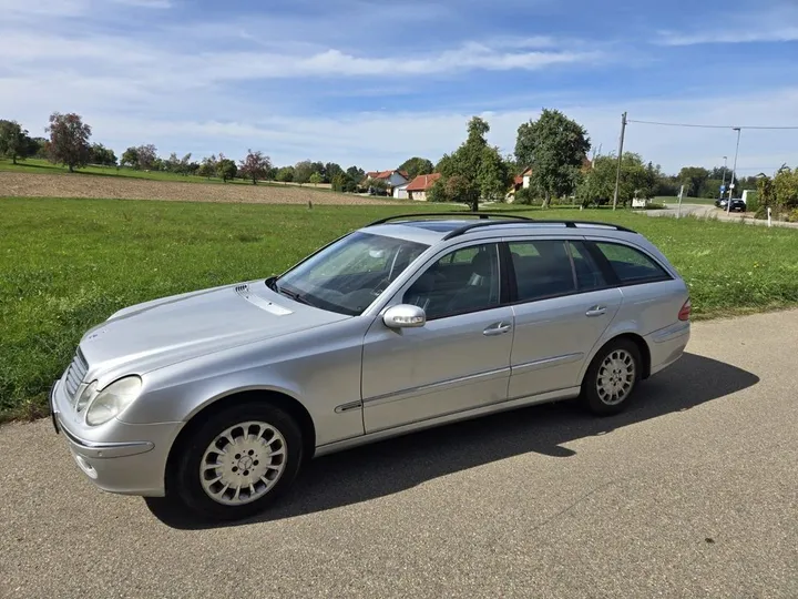 Mercedes-Benz E 220