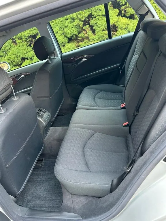 Mercedes-Benz E 240