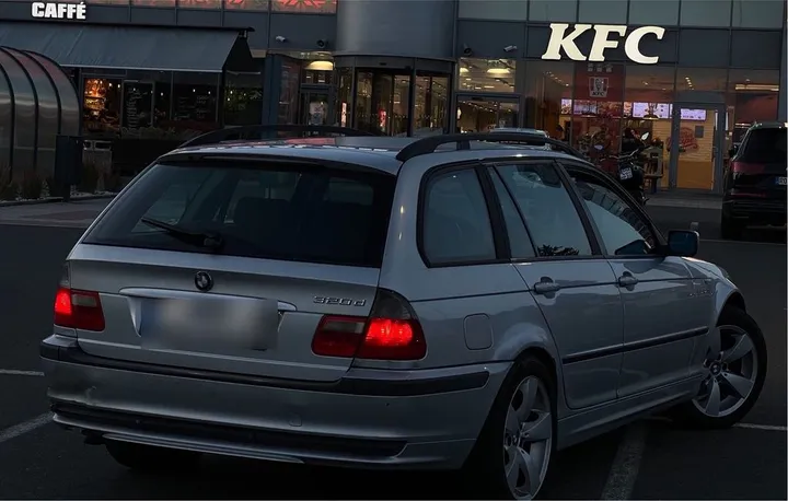 BMW 320