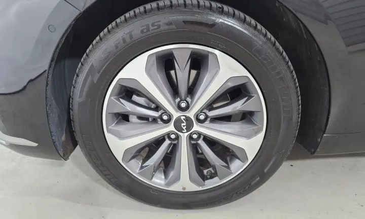 Kia K8