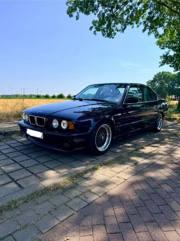 BMW 525