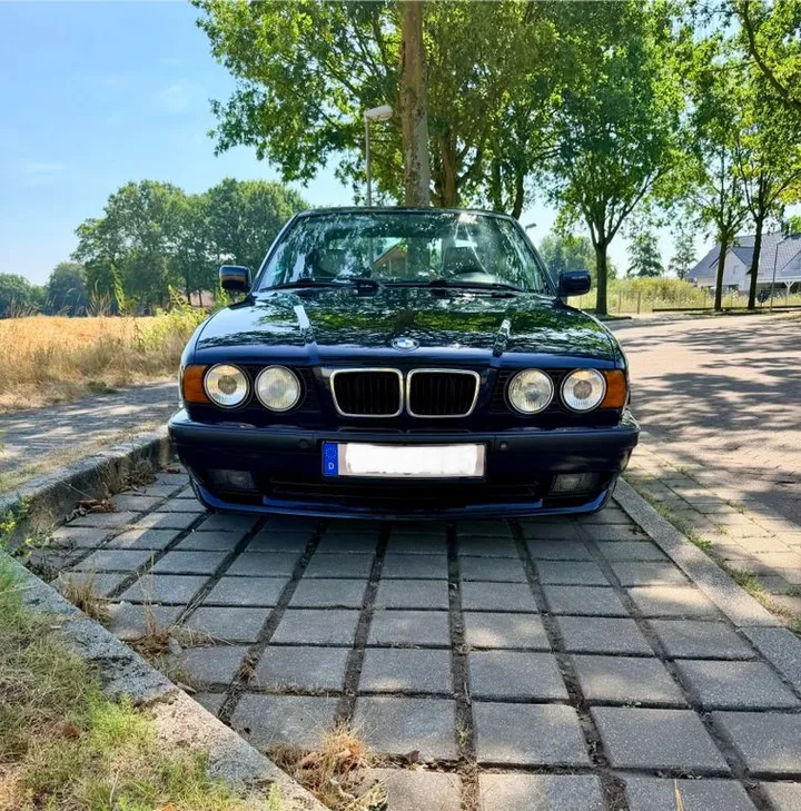 BMW 525