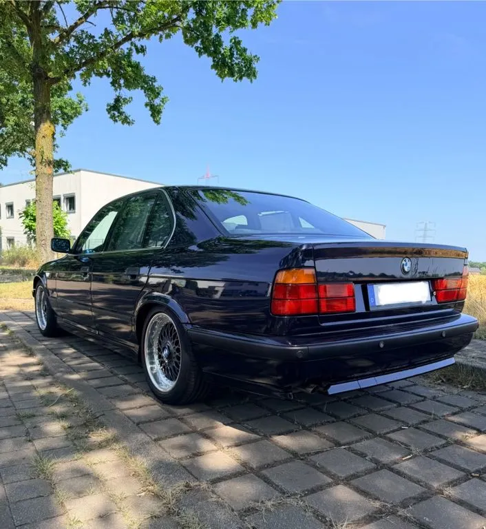 BMW 525