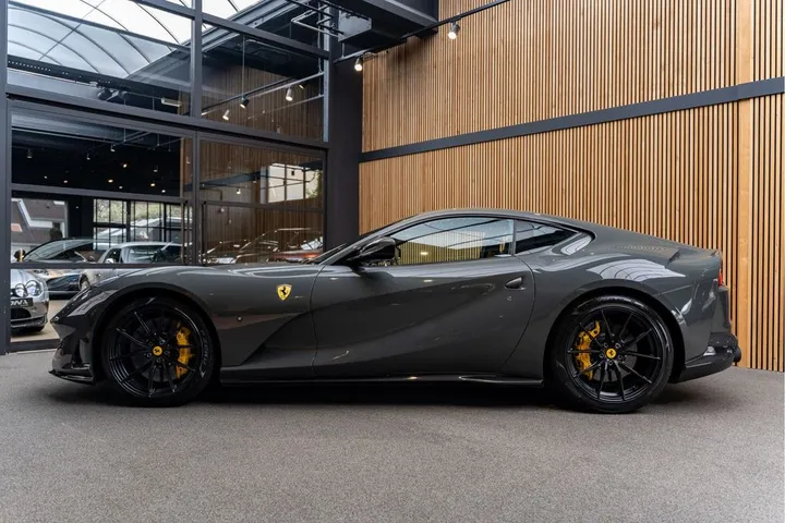 Ferrari 812