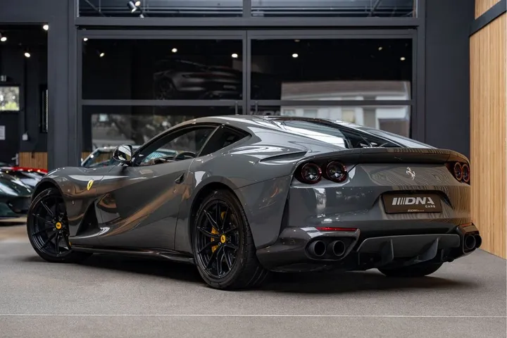 Ferrari 812