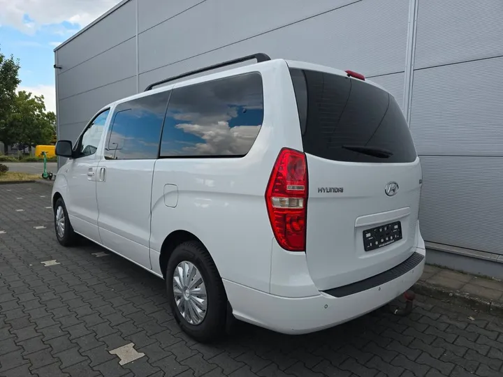 Hyundai H-1