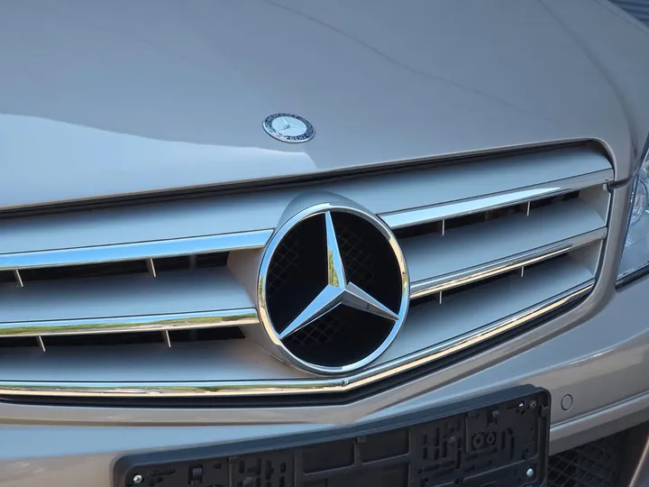 Mercedes-Benz C 230