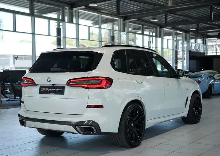 BMW X5 M50