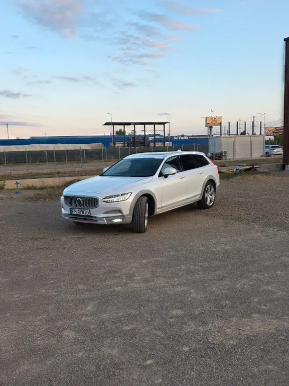 Volvo V90 Cross Country