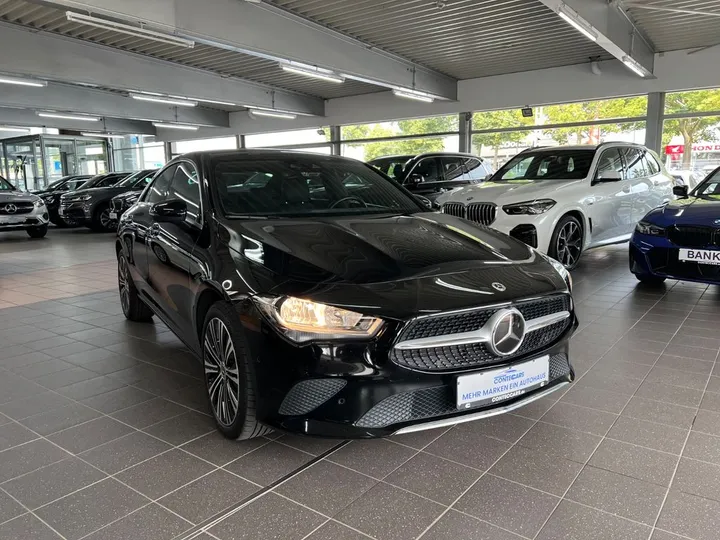Mercedes-Benz CLA 200