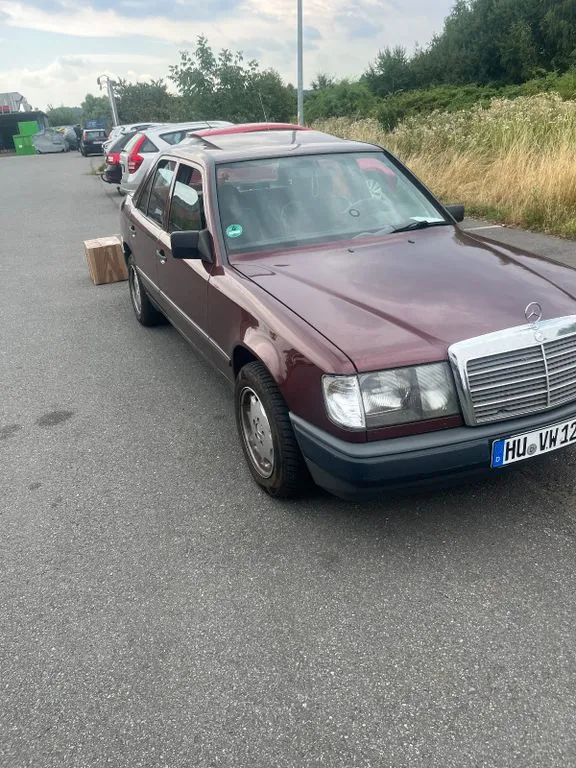 Mercedes-Benz E 230