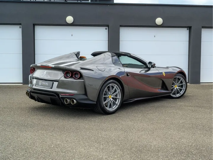 Ferrari 812