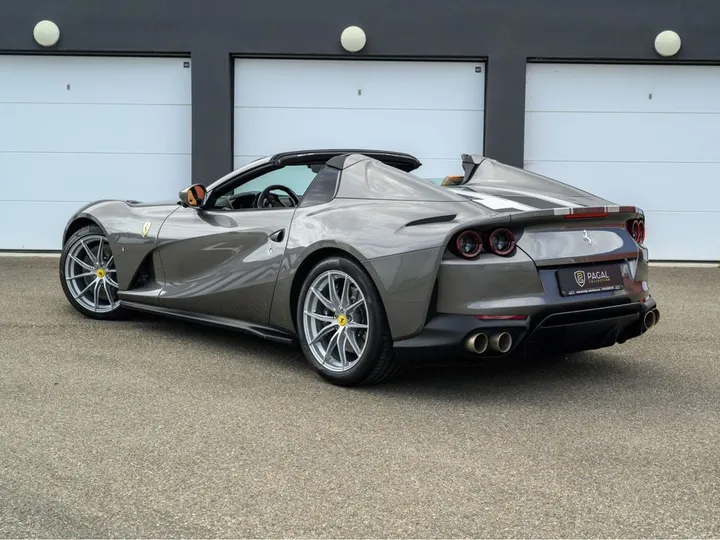 Ferrari 812
