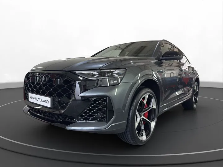 Audi RSQ8