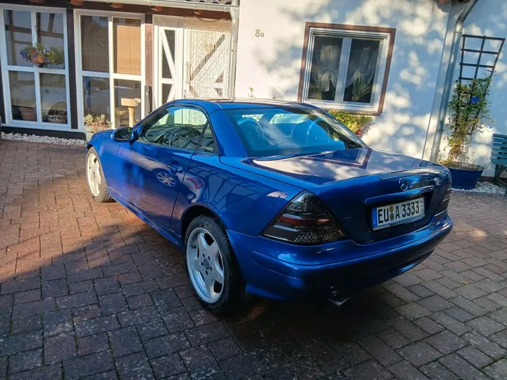 Mercedes-Benz SLK 230