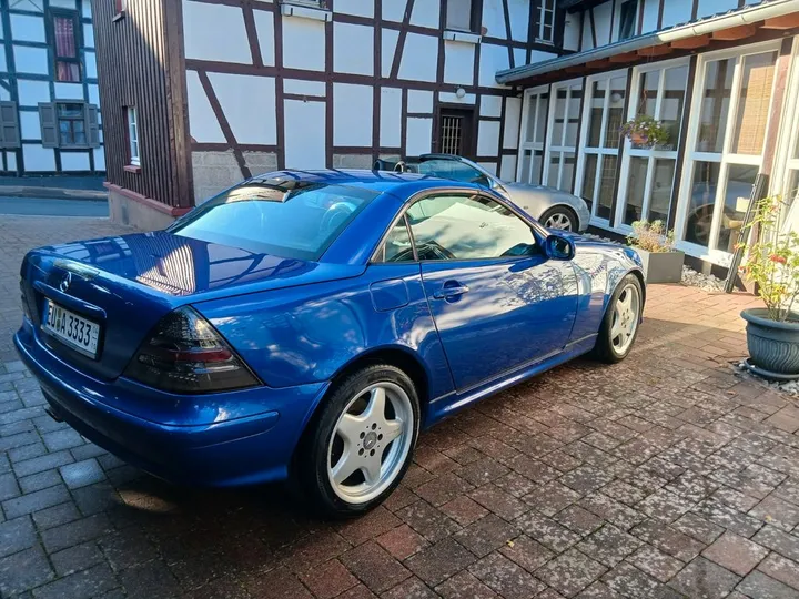 Mercedes-Benz SLK 230
