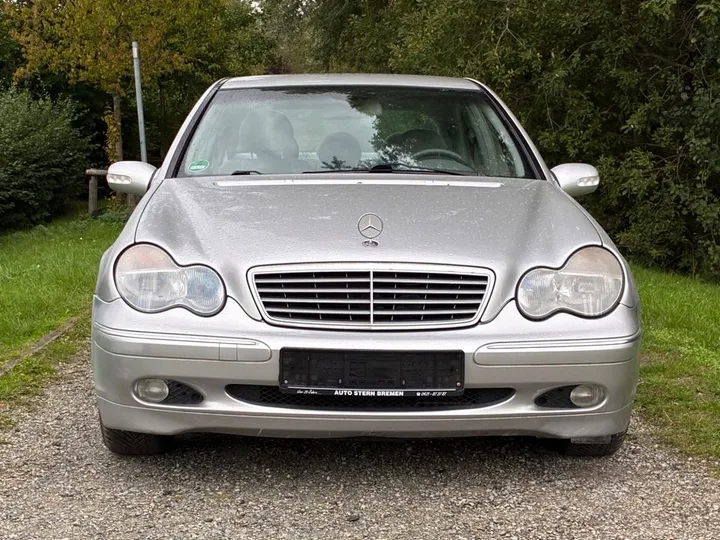 Mercedes-Benz C 240