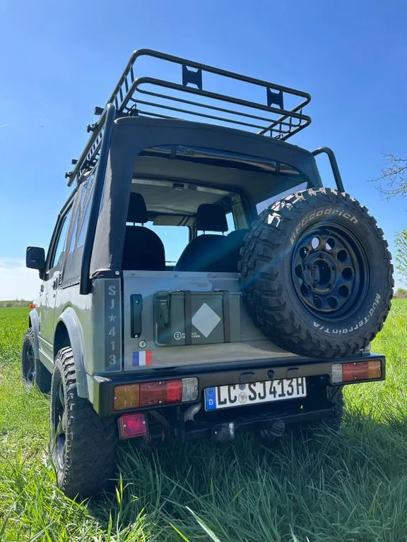 Suzuki SJ Samurai