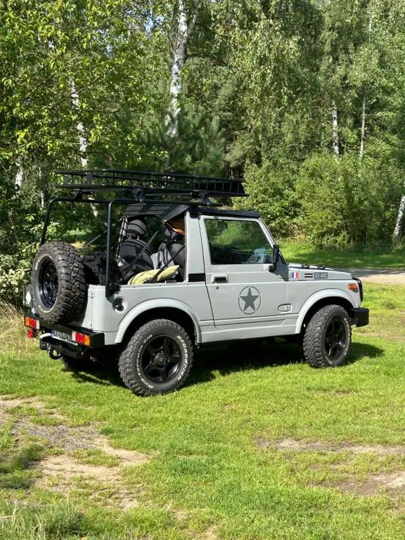 Suzuki SJ Samurai