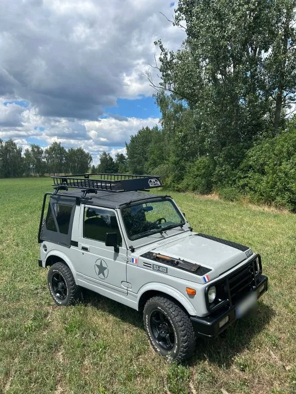 Suzuki SJ Samurai