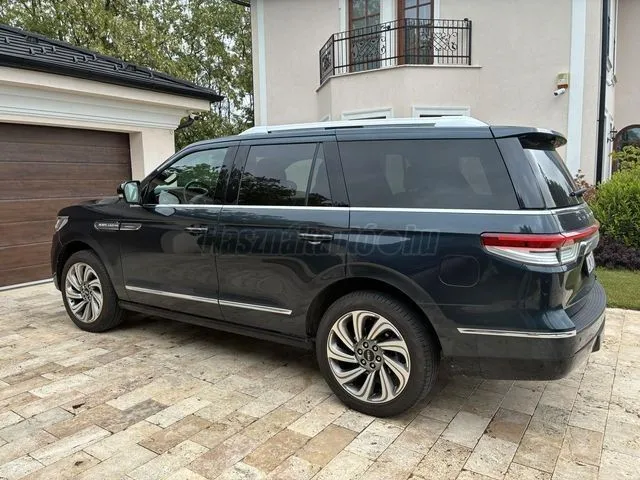 Lincoln Navigator
