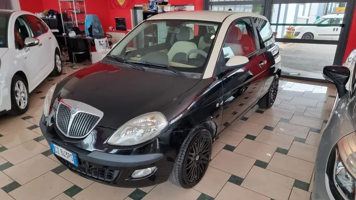 Lancia Ypsilon