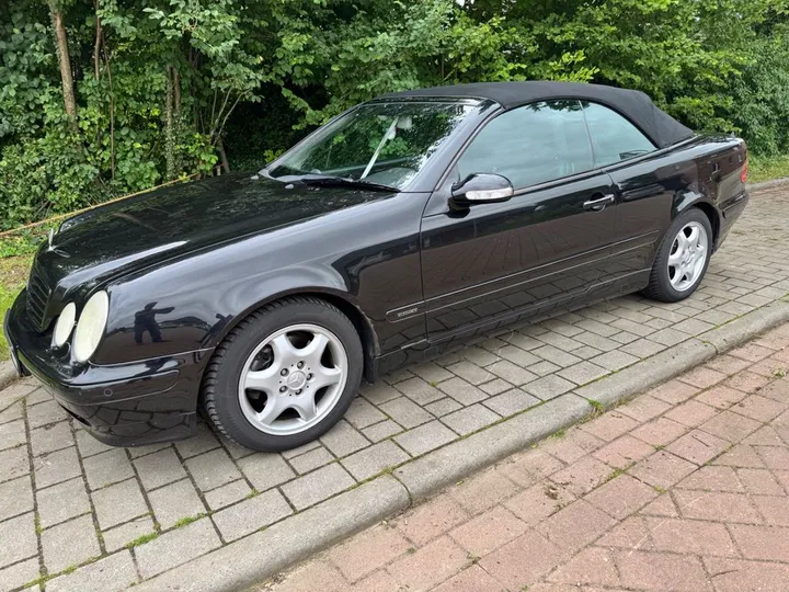 Mercedes-Benz CLK 320